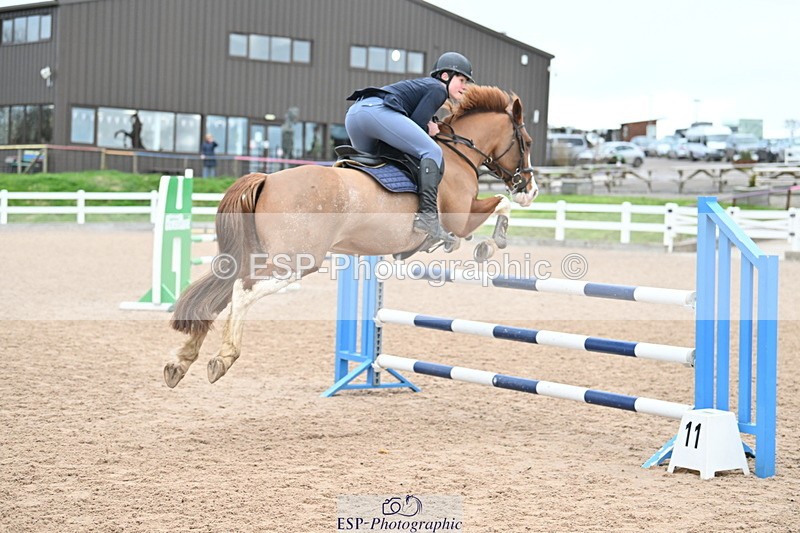 231119A-120622-05579 - Sun Cls 5 Newcomers & 1m Open