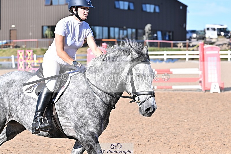 250708A-183009-00552 - 90cm Classes