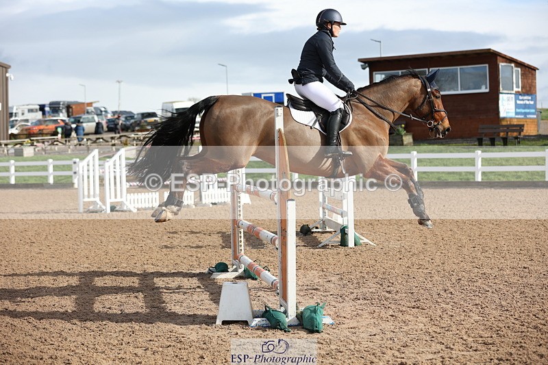 240223A-112947-00877 - Cls 4 Snr 1.05m Open