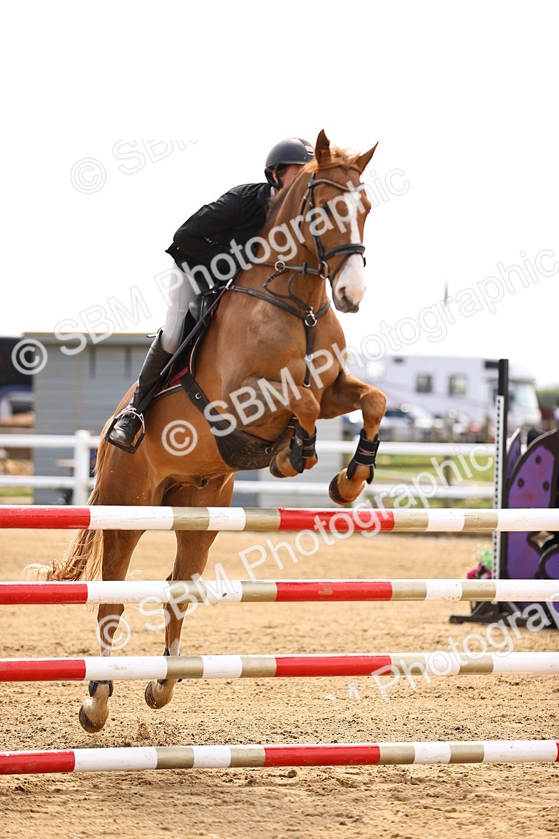 SBM_002390 - Class 11 - Senior newcomers - 1.10m