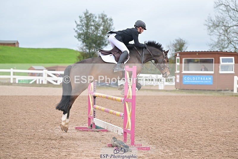 251116-120218-01304 - Cls 6 Pony Newcomers and 1m Open