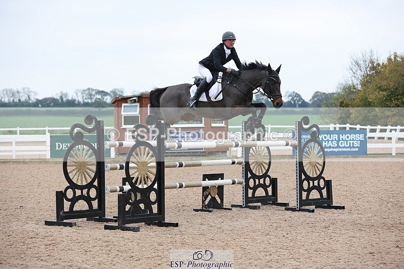 241101A-133002-02115 - FRI Cls 6 Foxhunter and 1.20m Open