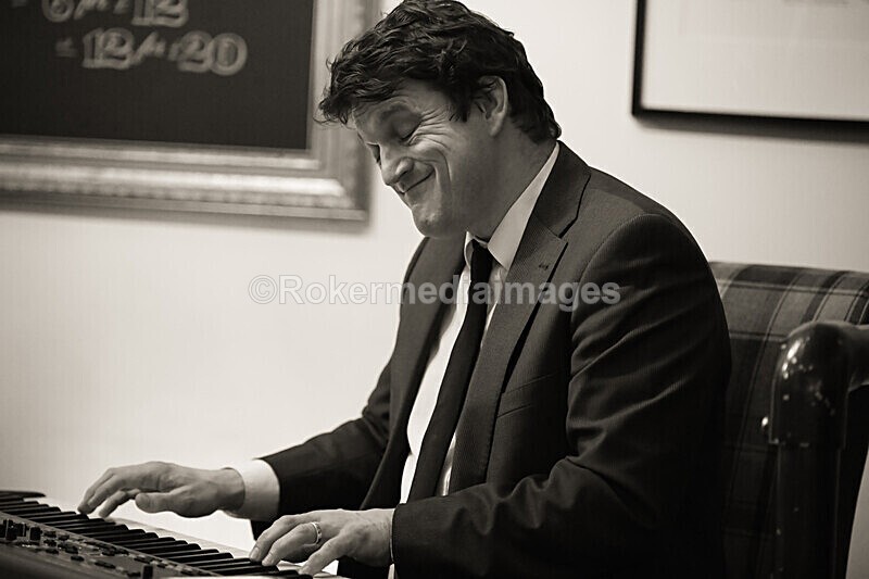 NKC-38 - Denny Illet and chums plays tribute to Nat King Cole