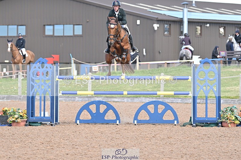 240418A-111440-02504 - Cls 5, 2 Star Medium Tour 1.35m