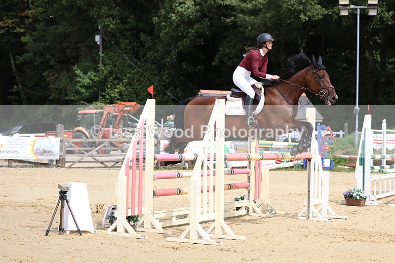 3E7A4221 - Class 7: Senior Newcomers/1.10m open