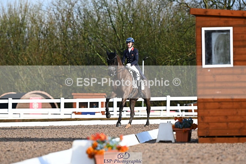 240218A-091007-05024 - 162-Holly.Kerslake-Totil.Platinum