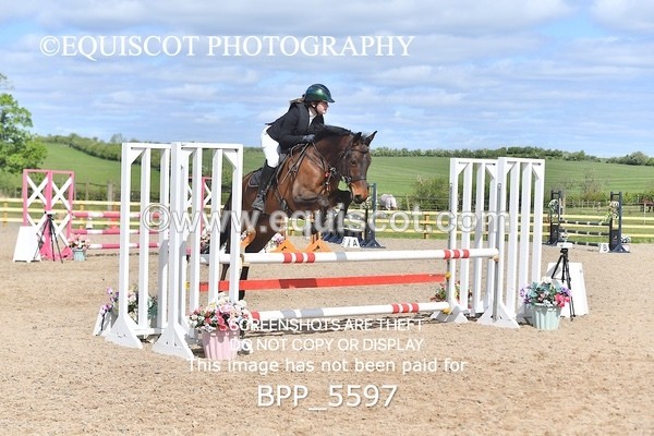 BPP_5597 - CLASS 24 SUN Senior BritiNovice/ 90cm Open