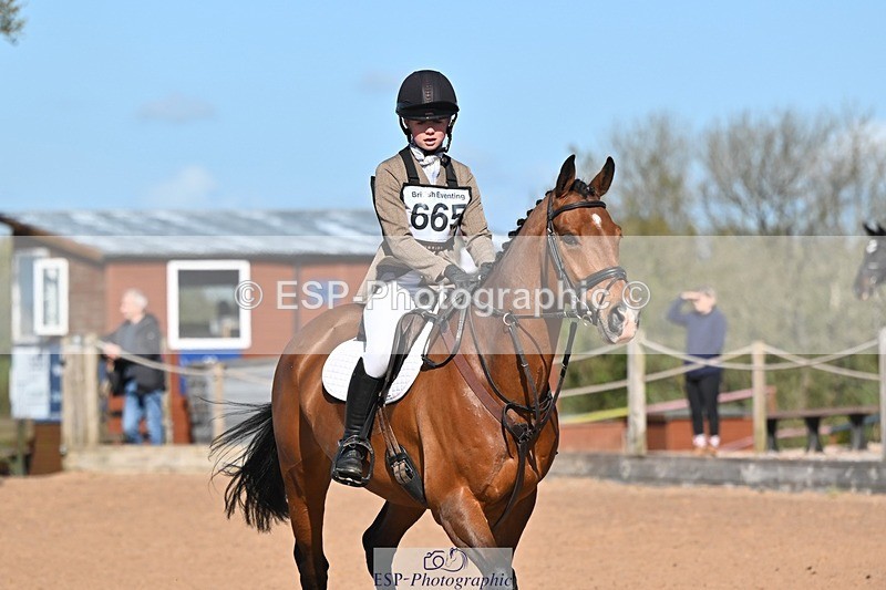 260419-101007-09634 - N-665-Chloe.Fox-Pitt