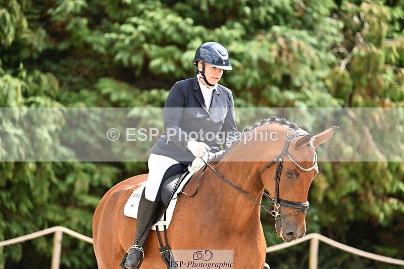 250808A-154541-01398 - 006-Katherine.CarneCalcourt.Romancier