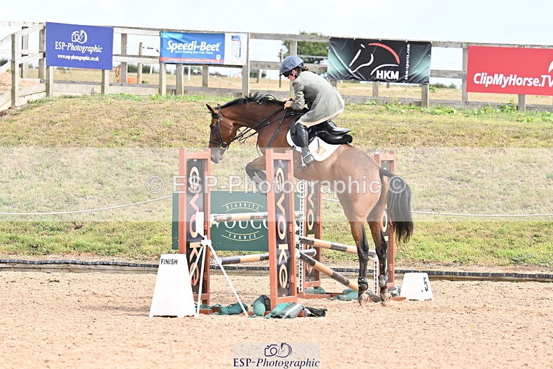 250827B-135614-00650 - Cls 4 Snr Newcomers 1.10m