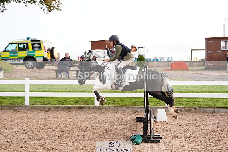 241027A-101942-02065 - SUN Cls 4 Pony British Novice and 80cm
