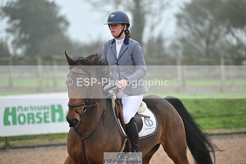 241103A-102922-06661 - SUN Cls 18 British Novice and 90cm Open