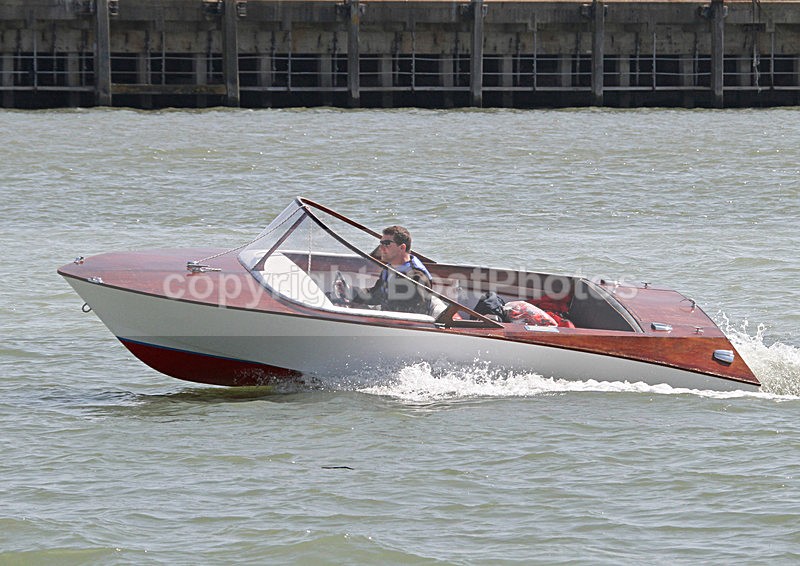 100417 ANCHORAGE SPORTSMAN  IMG_1107 - Speedboats