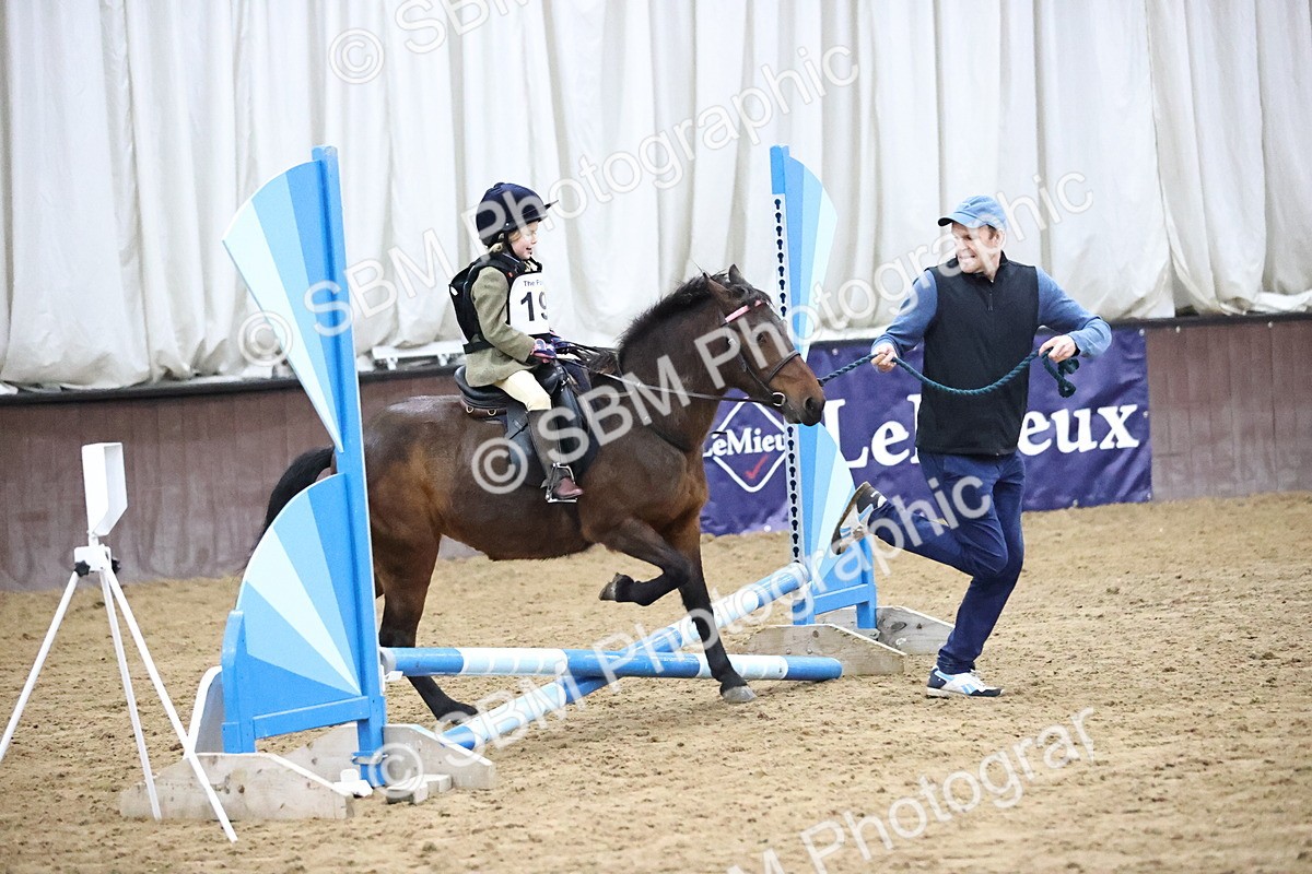 SBM_000040 - Class 1 - Fox Farriers 30cm