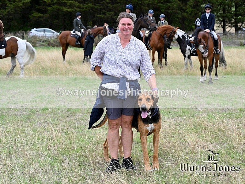 WJ7_0715 - Berks & Bucks Hound Exercise Blewbury 13-09-26