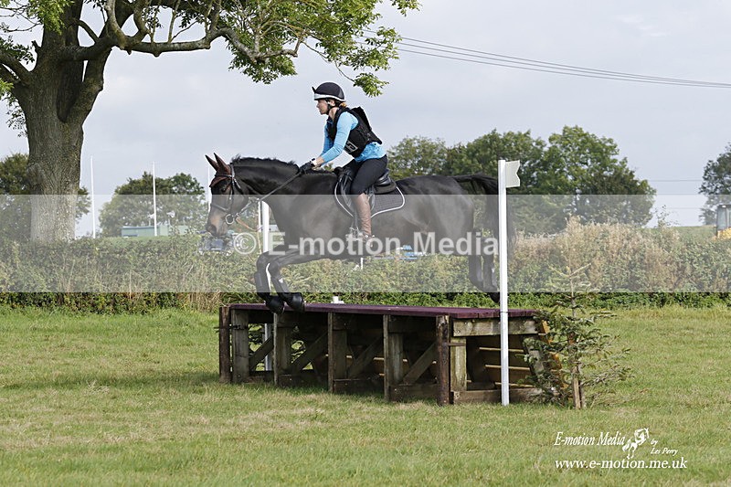  WWHT 171021 2915 - Intermediate (0.90m)  17/10/21