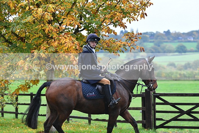 WJ5_6129 - B&B walk back for Hunt Tea !