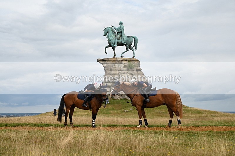 DSC_6091 - Time at Statue 12:17 to 12:44