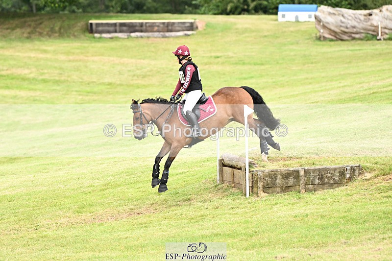 240825X-161023-36680 - 80cm XC 15.30 to 16.30