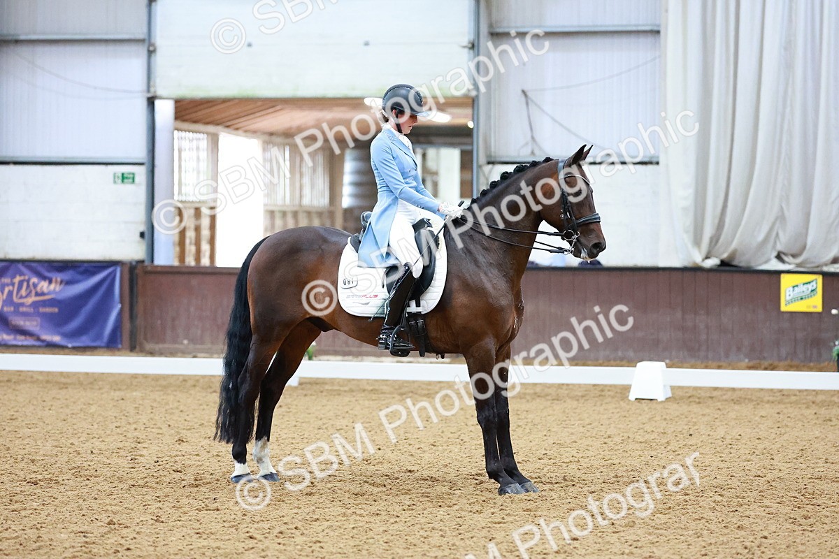 SBM_007915 - Class 9 - FEI INT II - 16.54.17.57