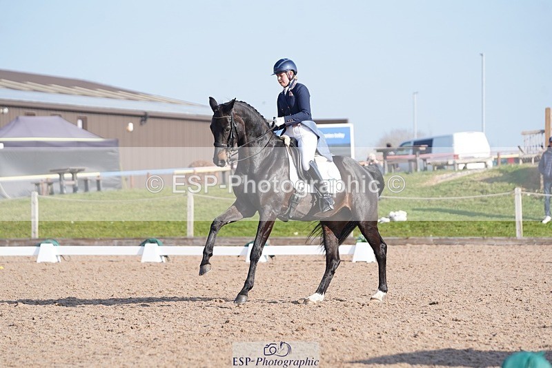 250403-090906-00121 - 003-Abbie.Newbury-Seagry.Firstamour