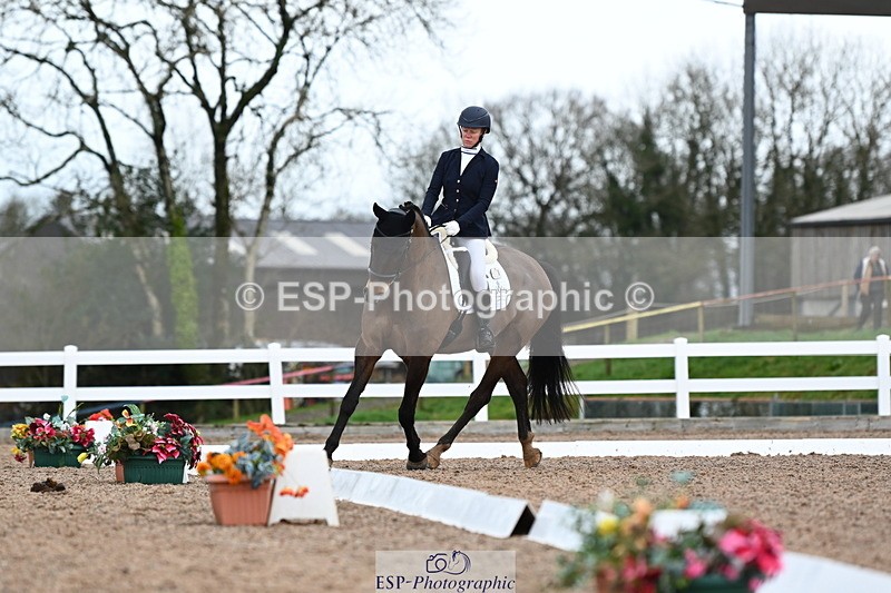 240218A-121906-07250 - 161-Katie.Warner-Active.Nuvalari