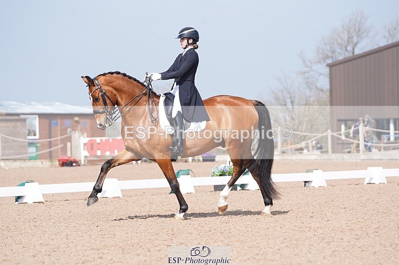 250404-120054-05560 - 010-Jessie.Kirby-As.Well.de.la.Roche.CMF