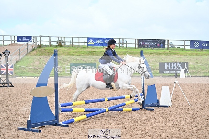 240813-160222-00136 - Clear round & 60cm