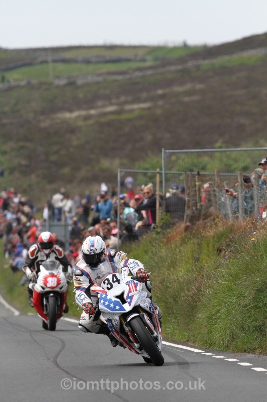 Paul Shoesmith BMW / Ice Valley by Motorsave Trade - Pokerstars Senior TT