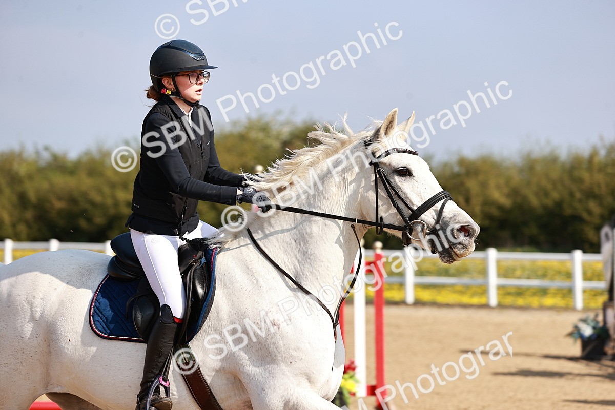  - Class 21 - Senior British Novice - 90cm