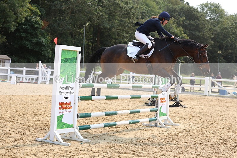 3E7A2469 - Class 8: Senior Newcomers/1.10m open