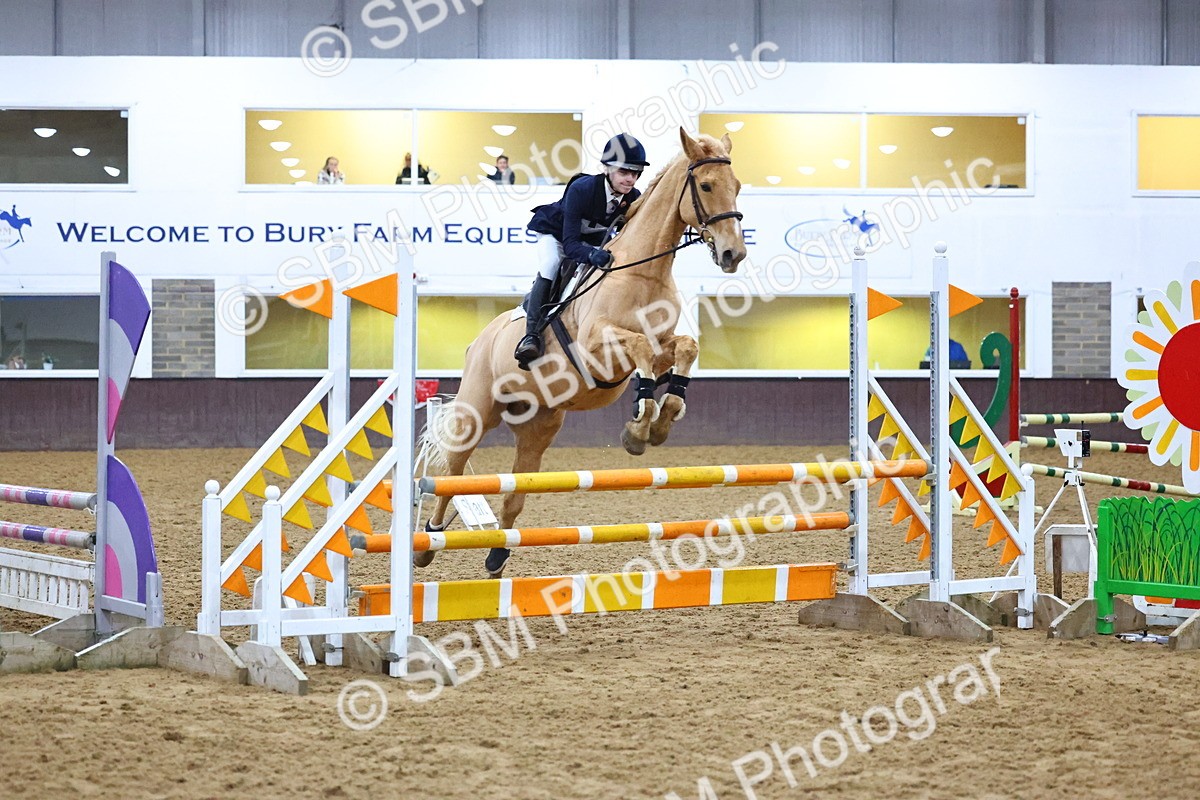 SBM_002559 - Class 6 - Holly & Ivy Stakes - 90cm