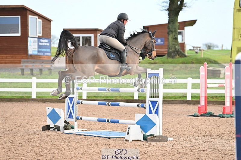 231209A-115939-01687 - Cls 12 Newcomers & 1.10m Open