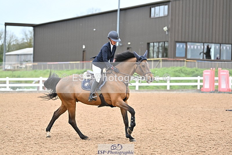 240501A-135905-00920 - Cls 8 Snr Foxhunter and 1.20m Open