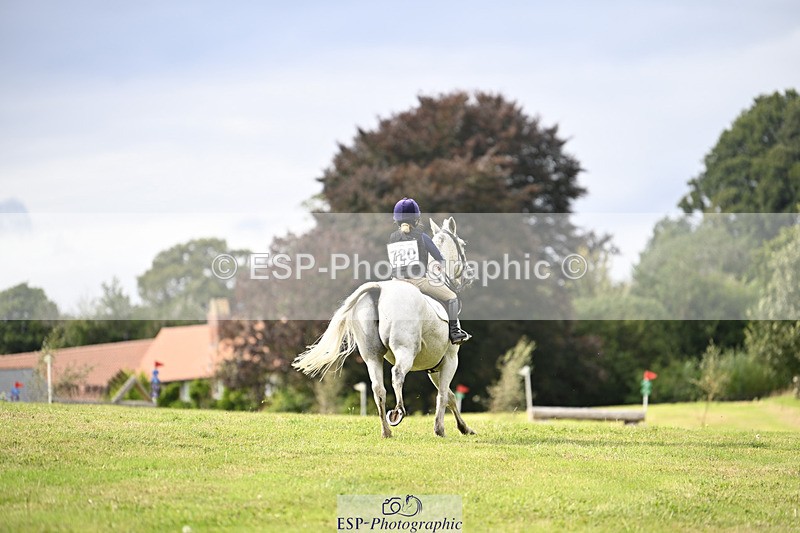 240825X-160222-36166 - 80cm XC 15.30 to 16.30