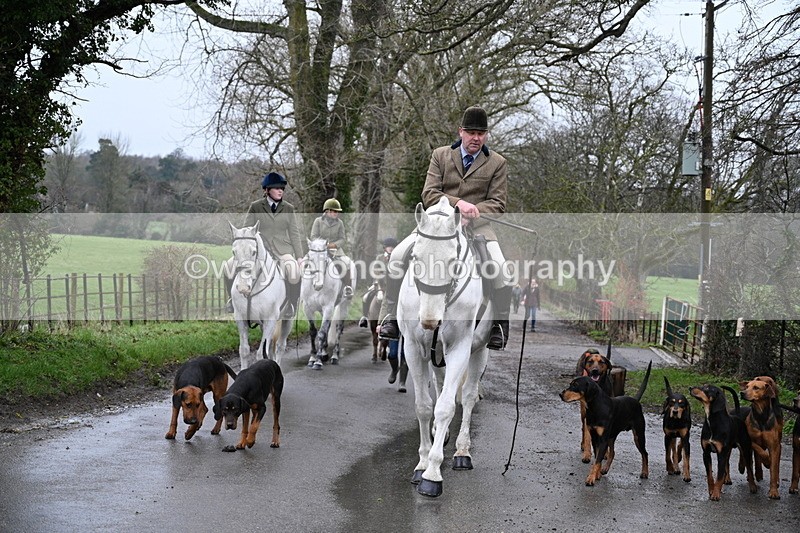 WJ7_9368 - Walk out..