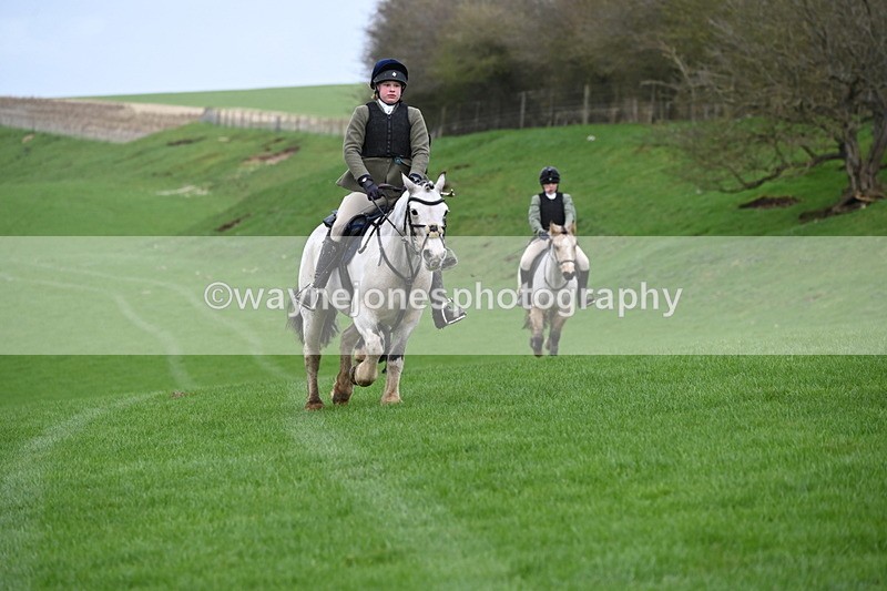 WJ6_9369 - Line Three