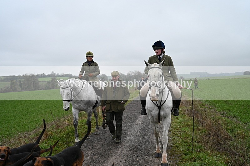 WJ7_9774 - Walk out..