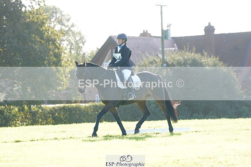 241025-104058-06048 - 362-Vicky.Stacey-HIGHDALE.AUTUMN.SUNRISE