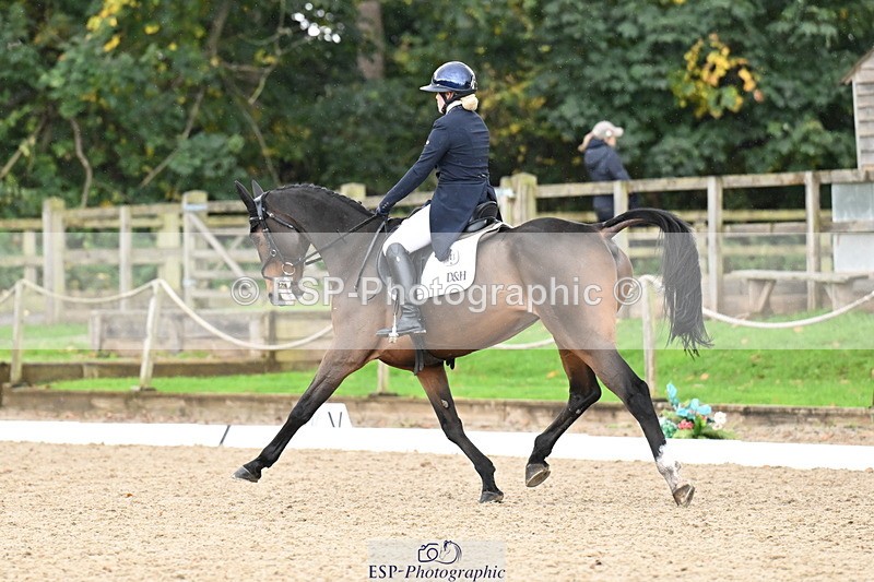 251023A-115625-02118 - B-140-Charlotte.Ward