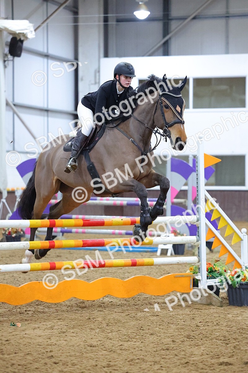 1I0A4736 - Class 9 - Senior Newcomers/ 1.10m Open