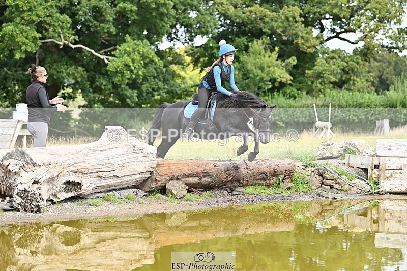 250821B-111545-00232 - Group B - Danielle