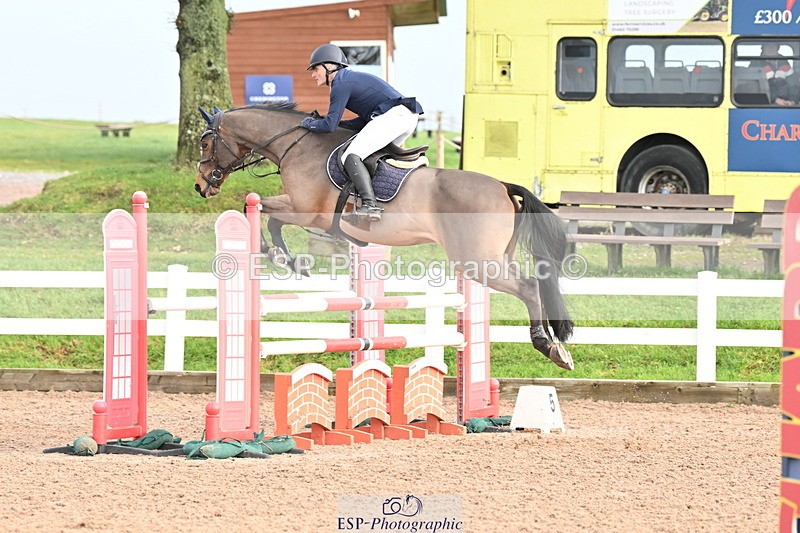 231209A-123937-01797 - Cls 12 Newcomers & 1.10m Open