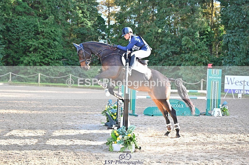 241027-134207-17590 - 553-Hanna.Bertorelli-BWTH.CLASSIC.CUT