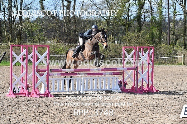BPP_3748 - CLASS 3 FRI Senior British Novice/ 90cm Open