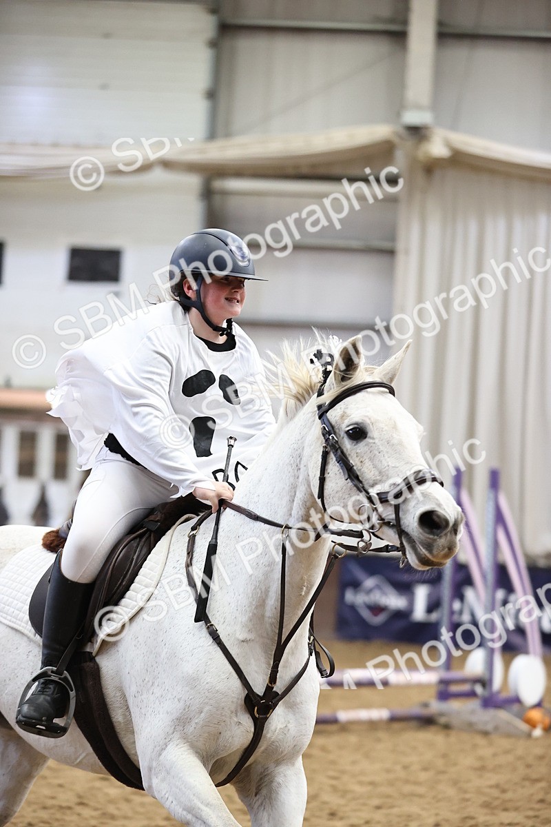 SBM_001504 - Class 3 - Horse & Hound 60cm