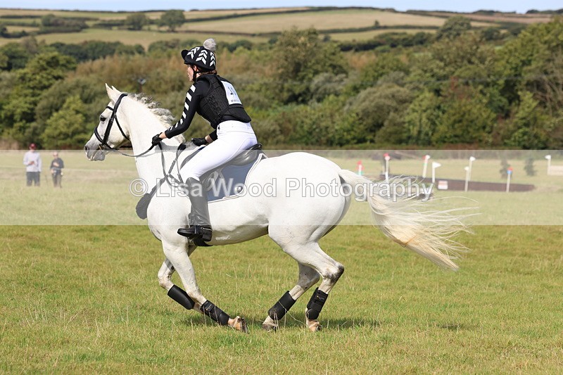 3E7A6473 - Class 1: Trebudannon Open: Pheasant Feeder