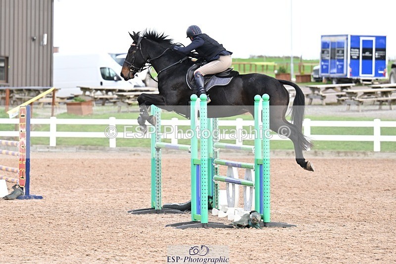 251022-131733-00522 - Cls 4 Snr Newcomers 1.10m