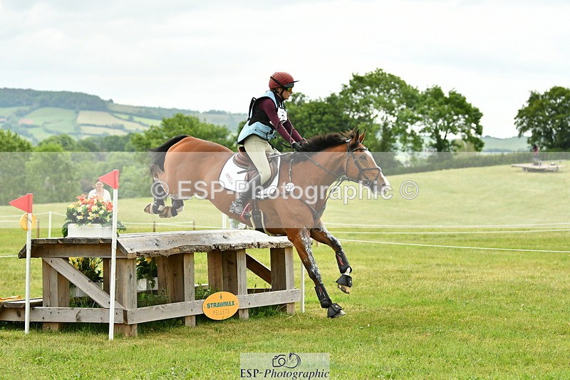 250524A-154342-14255 - C-233-Abbie.Burbidge-FEELING.FANTASTIC