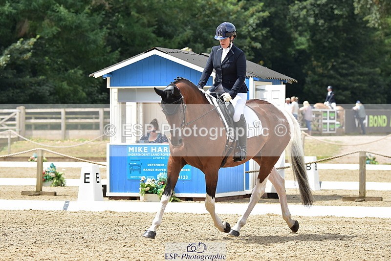 250719A-124732-05716 - 074-Victoria.Hamlyn-White-Langaller.Tarak